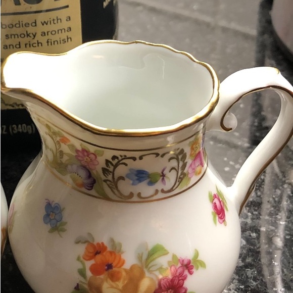 1930’s Bavaria Schumann Dresden Flower creamer and sugar bowl with lid. - Picture 11 of 12